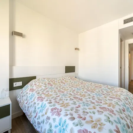 Beachside In Alicante Apartament *