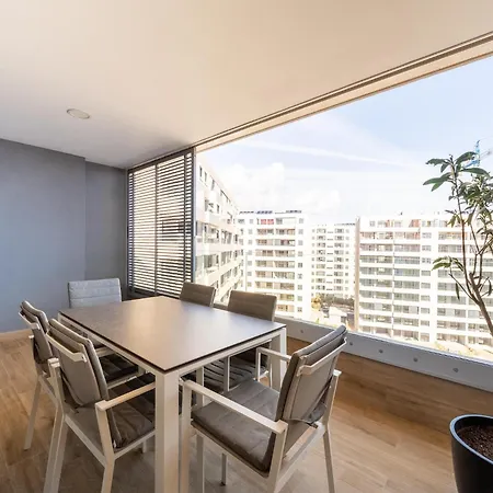 Beachside In Alicante Apartament